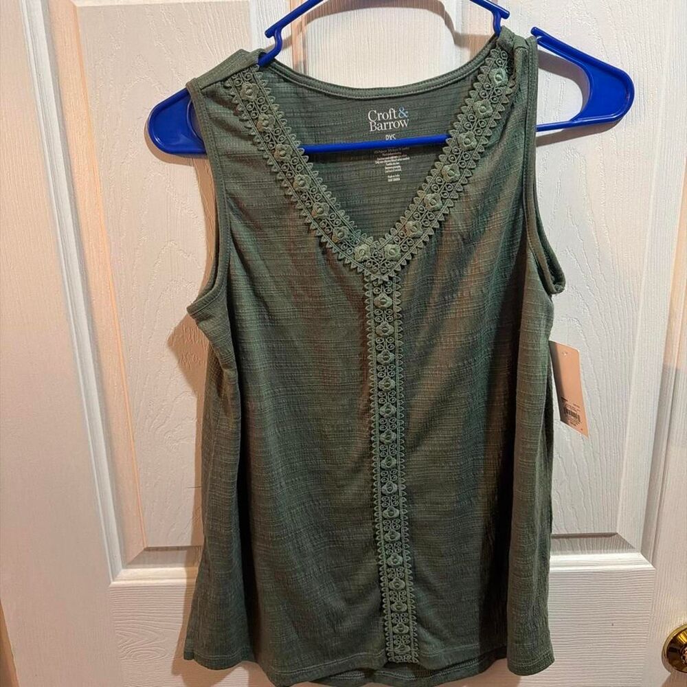 Croft-barrow Women's Green and Khaki  petite tank top